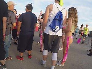 Rave girl looks good in pink thong Picture 6