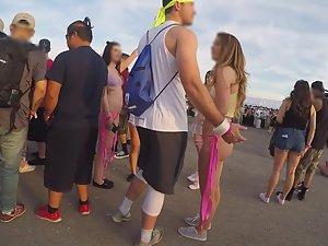 Rave girl looks good in pink thong Picture 7