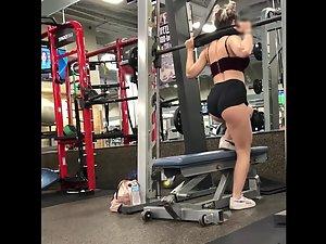 Checking out her tight perky ass in the gym Picture 7