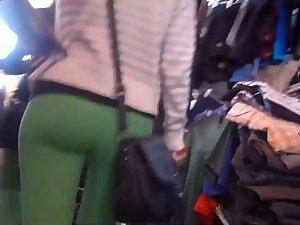 Two asses in tight green leggings Picture 6