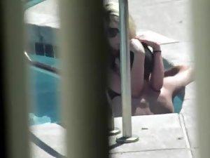 Spying sex in the outside pool Picture 2