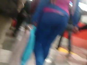Huge round ass in blue tights Picture 7