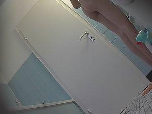 Spying on young hairy pussy in bathroom Picture 3