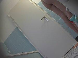 Spying on young hairy pussy in bathroom Picture 4