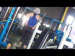 Strong girl caught by a gym voyeur Picture 3