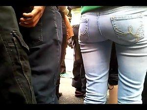 Hot butt in tight jeans pants Picture 2