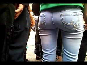 Hot butt in tight jeans pants Picture 6