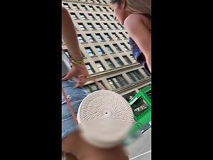 Noticeable bubble butt in sexy cutoff shorts Picture 1