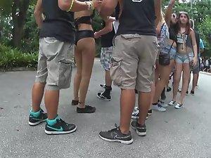 Rave girls gathering and snapping selfies Picture 2