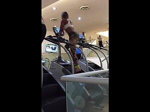 Gym voyeur caught sweaty milf during workout Picture 7