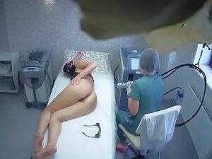 Spying on anal hair removal and ass commenting Picture 1