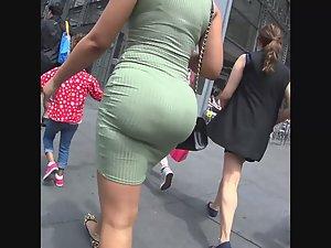 Big ass defies laws of human anatomy Picture 8