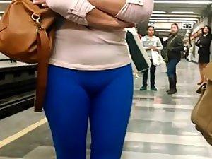 Starring at a geeky girl's cameltoe Picture 1