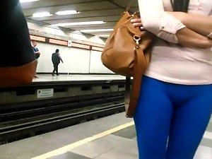 Starring at a geeky girl's cameltoe Picture 2