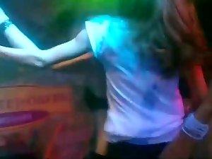 Impulsive babe dancing in the club Picture 6
