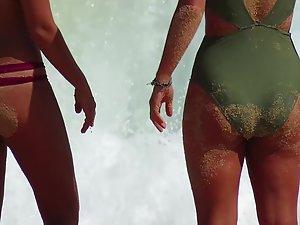 Fantastic ass got dirty from beach sand Picture 1