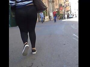 Chubby girl's thong is fully visible in black leggings Picture 3