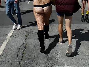 Party girl exposed her pale booty in fishnet outfit Picture 4