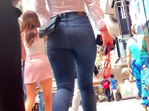 Curvy blonde got a fine booty and a sexy voice Picture 3