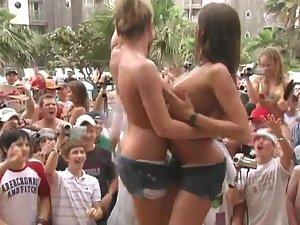 Slutty girls dancing semi nude on stage Picture 3