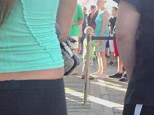 Hot ass in tights singled out in crowd Picture 2