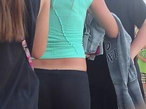 Hot ass in tights singled out in crowd Picture 7