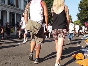 Firm buttocks move nicely in leopard shorts Picture 5