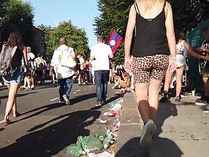 Firm buttocks move nicely in leopard shorts Picture 7