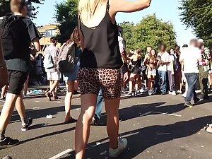 Firm buttocks move nicely in leopard shorts Picture 8