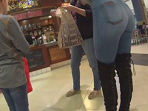 Supernaturally attractive milf in boots Picture 2