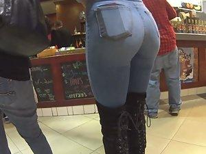 Supernaturally attractive milf in boots Picture 3