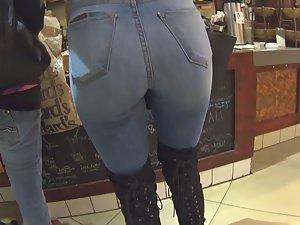 Supernaturally attractive milf in boots Picture 6