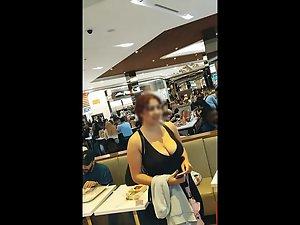 Massive boobs and cleavage in shopping mall Picture 8
