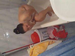 Friends bust in on a showering girl Picture 1