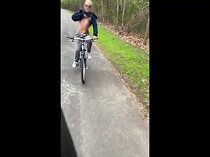 Flashing ass and tits on a bicycle Picture 6