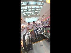 Sexiest girl of the entire shopping mall Picture 3