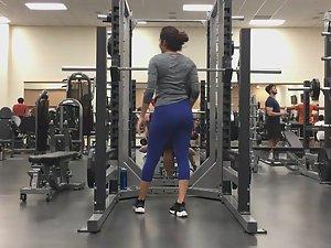 Hot booty inspection during squats by gym voyeur Picture 1
