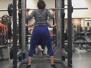 Hot booty inspection during squats by gym voyeur Picture 8