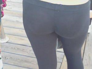 Sugary sweet teenage ass in tights Picture 1