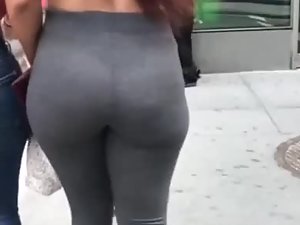 Thick young ass in very revealing leggings