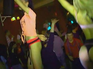 Hot dancers show off in the club Picture 5