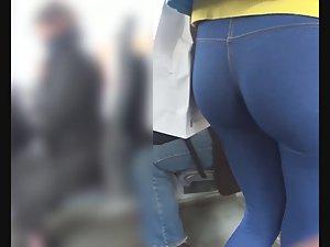Thong visible through tight jeans Picture 7