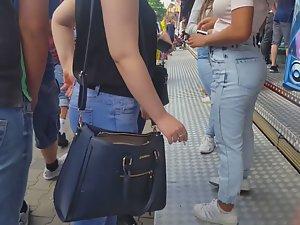 Hot chocolate girl and sexy white friend Picture 1