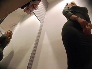 Extra curvy girl caught by voyeur in dressing room Picture 6