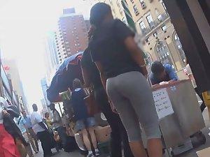 Hunting for ghetto booty Picture 6