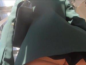 Upskirt of an extra sexy businesswoman Picture 1