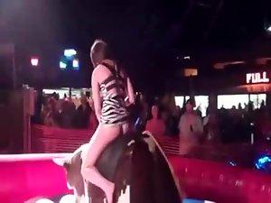 Accidental show off while riding a bull Picture 3