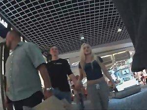 Blonde's ass is hot in loose sweatpants Picture 3