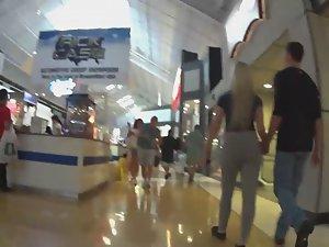 Blonde's ass is hot in loose sweatpants Picture 4