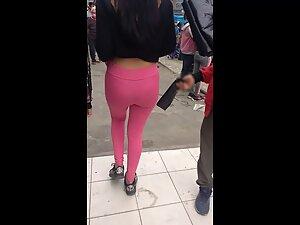 Thong and pink leggings make her ass noticeable Picture 8